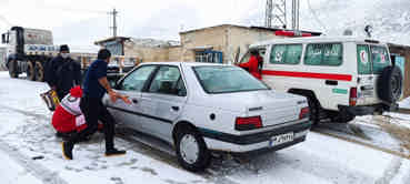 هلال احمر ایلام یک هزار و ۷۰۰ مسافر حادثه دیده در برف را نجات داد