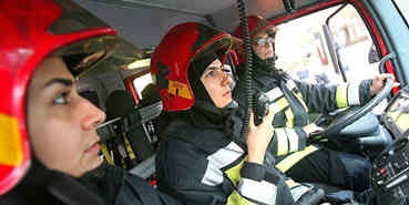 همزمان با روز آتش نشان/ آتش‌نشانان زن با حضور رئیس‌جمهور فعالیت خود را آغاز کردند