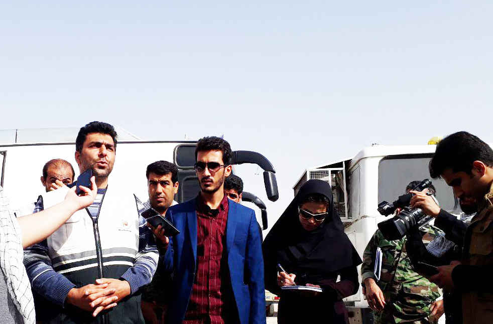 فعالیت شبانه‌روزی، ۷ نفر از پزشکان متخصص به زوار در مرز بین‌المللی مهران